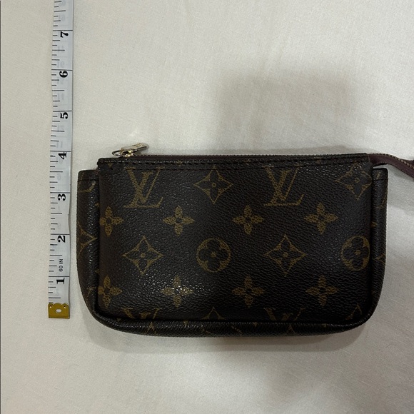LV Accessory Pouch - Picture 5 of 7